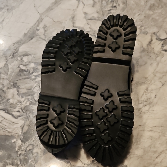 Jones Black Mary Jane Shoes - Picture 6 of 6